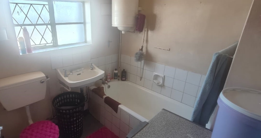 1 Bedroom Property for Sale in Algoa Park Eastern Cape